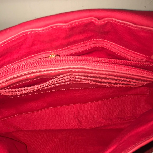 EXCELLENT CONDITION TRINA TURK RED SHOULDER PURSE - Picture 5 of 8
